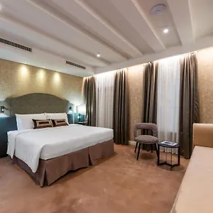 Acca 3*, Venise Italie